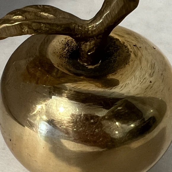 Vintage Brass Apple Bell /Paper weight - Picture 2 of 5